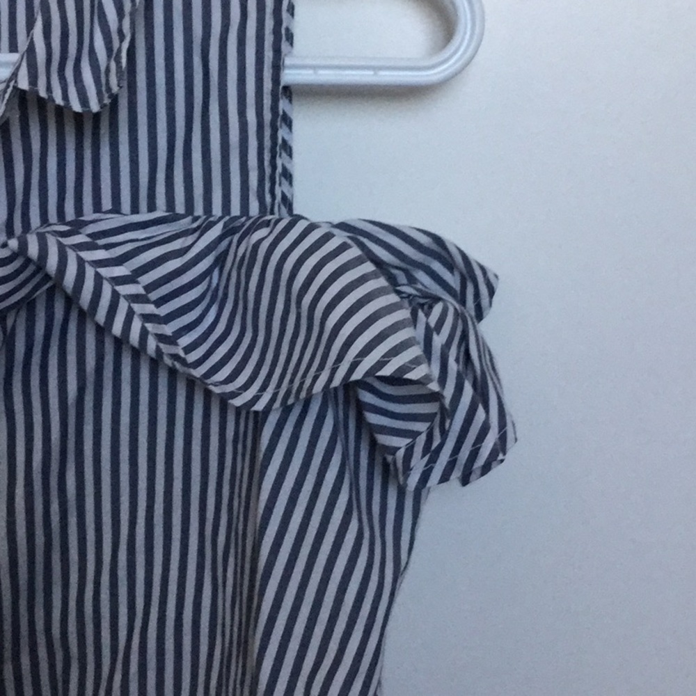 Button up top - Picture 2 of 3